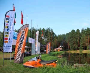 Баннеры, виндеры и рекламные конструкции для Expedition Tour 2026 - кейс BELFLAG.BY