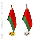 Флажок атласный настольный на однорожковой подставке, h 30см Флажок атласный настольный на однорожковой подставке, h 30см