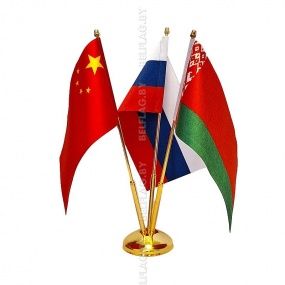 Флагшток настольный, металлический, трехрожковый 32 см, золото